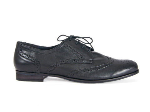 Brogue black leather lace-up