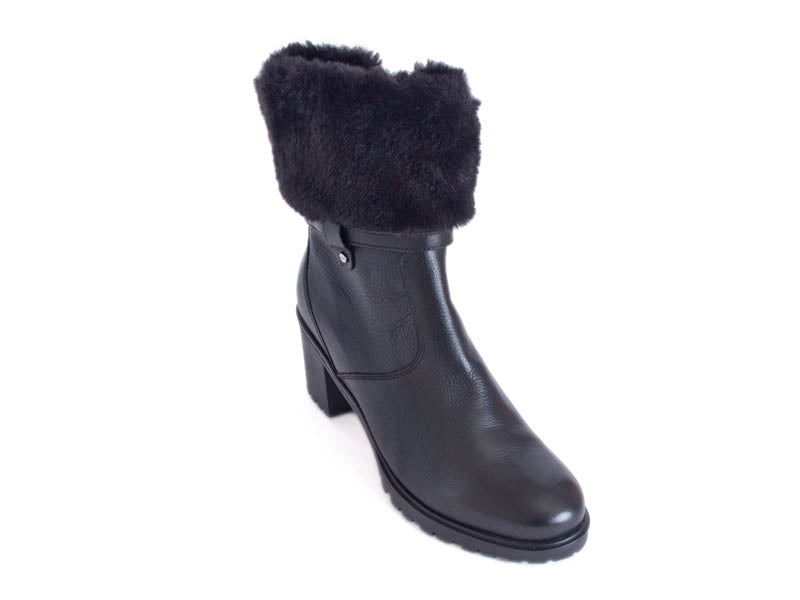 * Ara heeled faux fur black leather boot