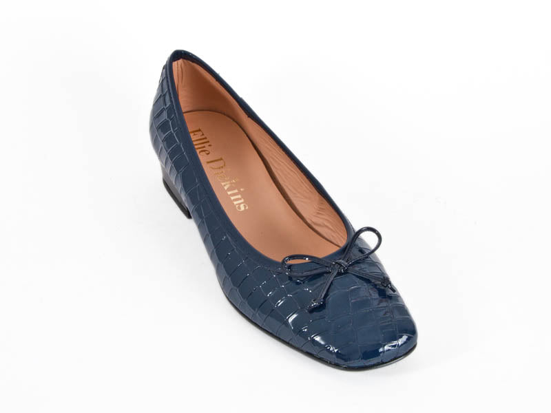 Navy blue patent pumps sales