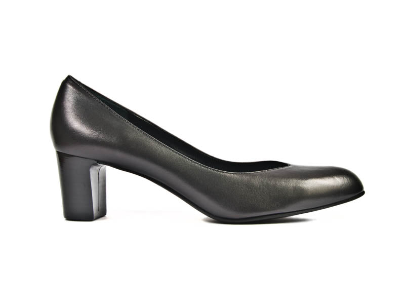 V cut court shoes on sale