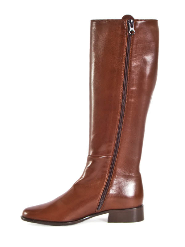 Tan coloured knee high boots shop