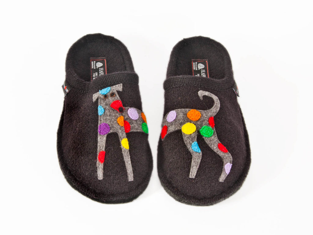 Slippers with outlet trainer sole
