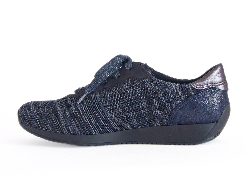 Ellie Dickins Shoes Women s Fusion 4 Gore Tex lace up trainer