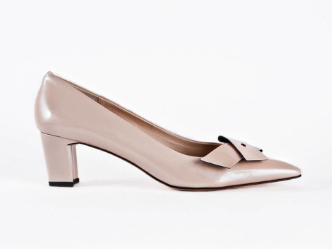 Court in beige patent leather & trim