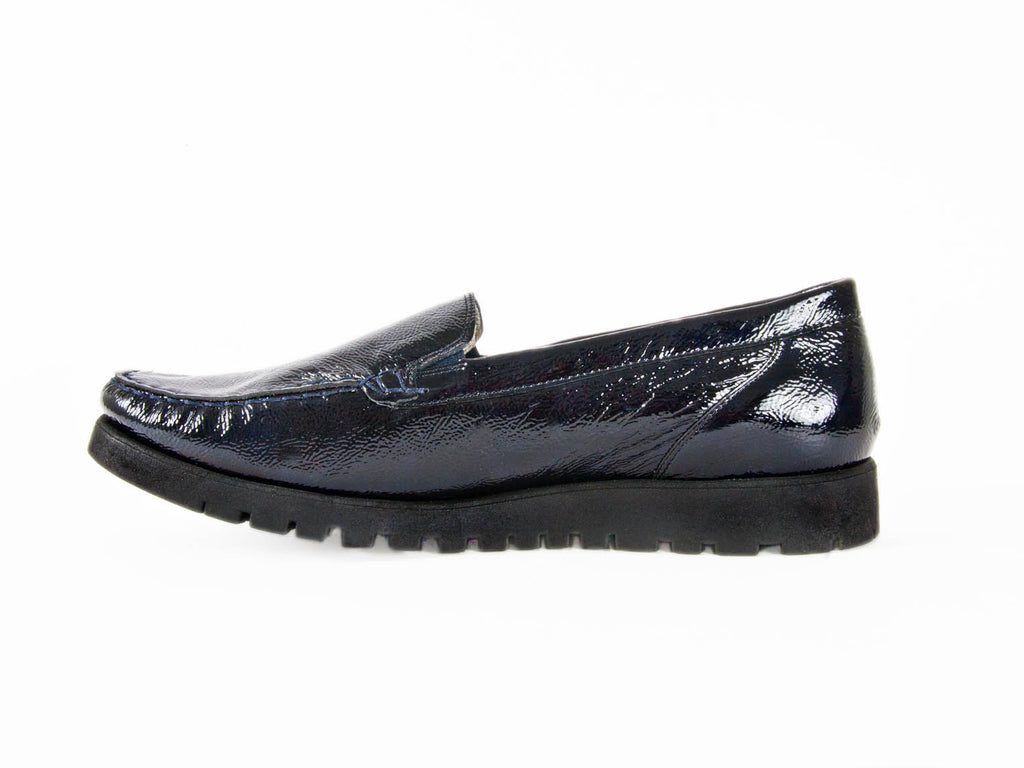 Chunky 2025 navy loafers