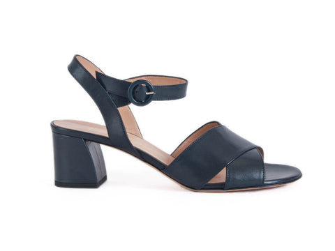 Cross over leather sandal