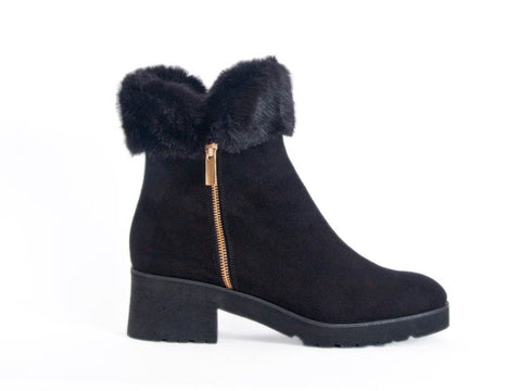 Nubuck boot with fur trim